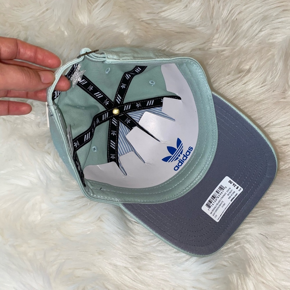 Adidas woman’s hat NWT - Picture 5 of 5